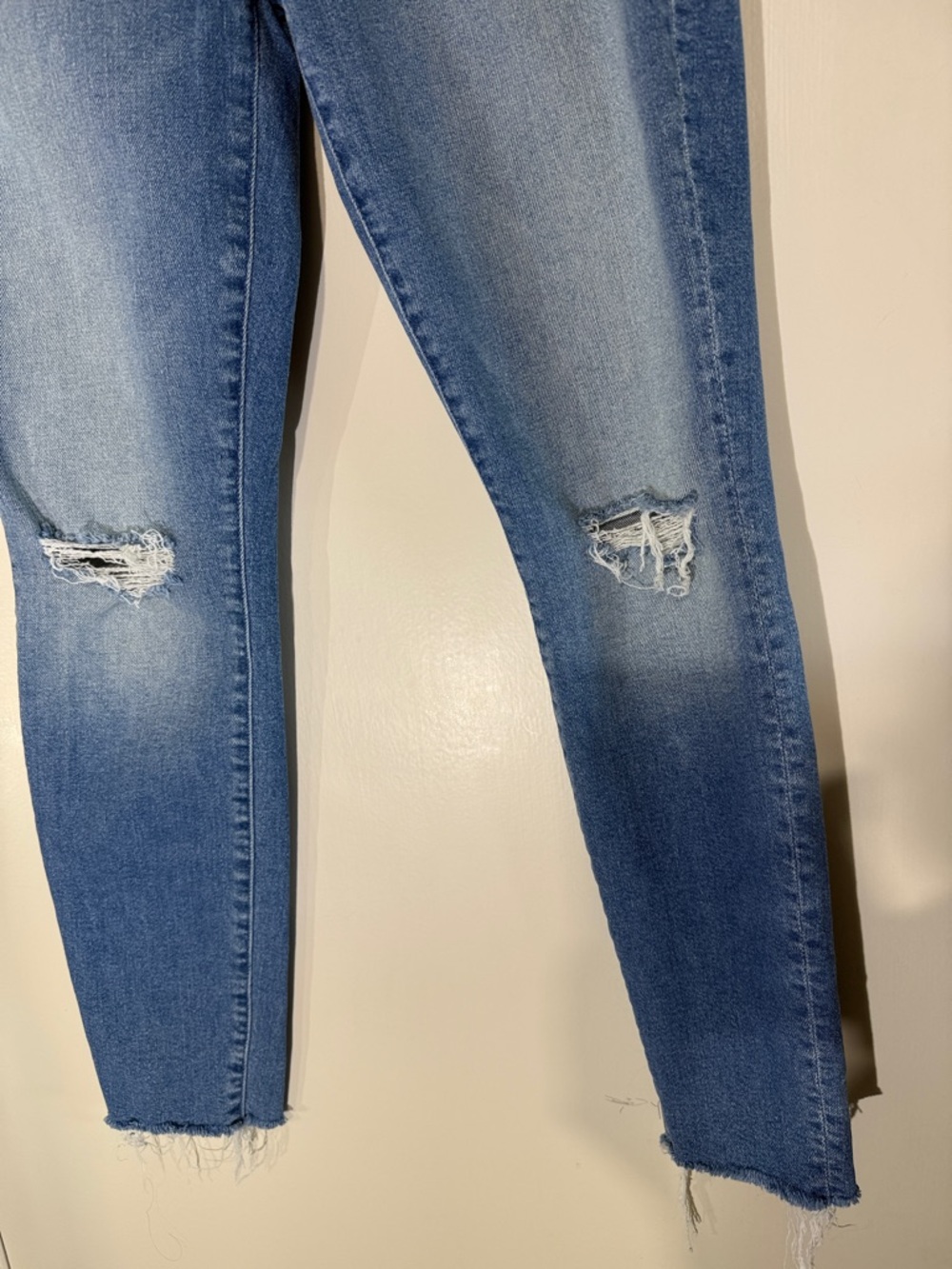 Mother Women’s Blue Distressed Skinny Jeans Size 29 - Picture 4 of 7